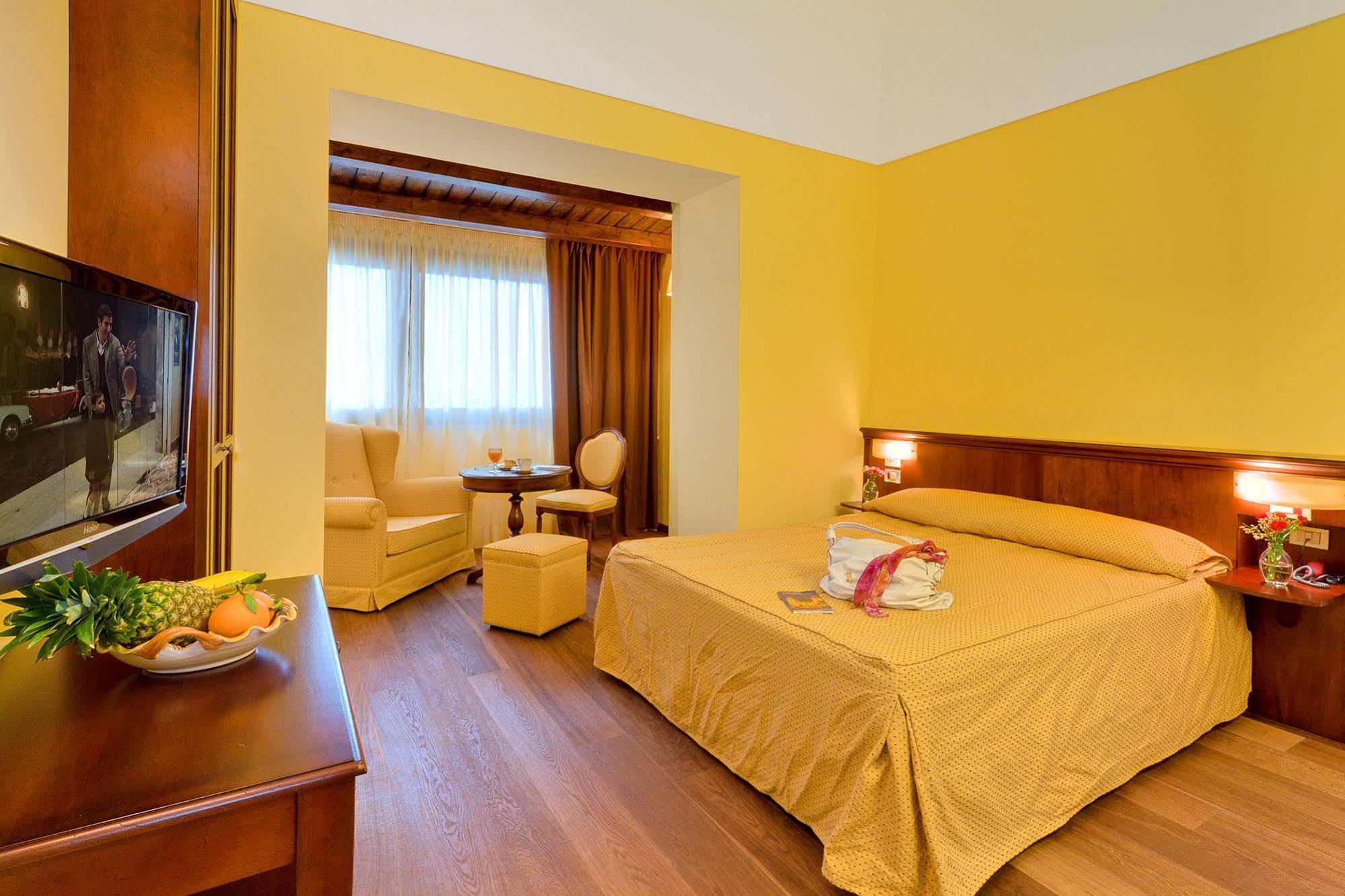 Hotel La Plumeria Cefalù